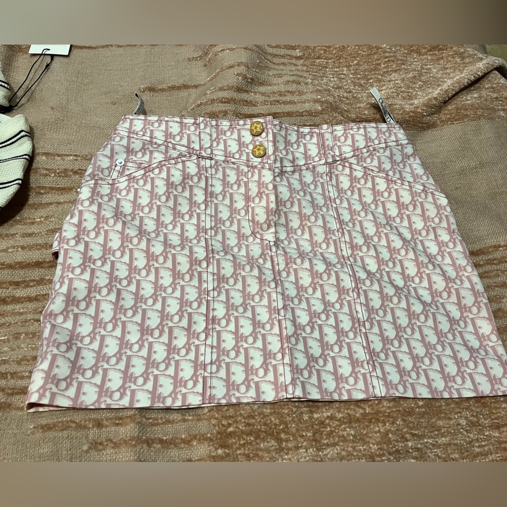 Dior miniskirt from Diorissimo collection